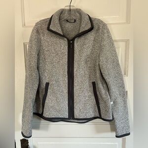 Lululemon Athletica Like New! Women’s Gray Flecked Jacket with Pockets. Small
